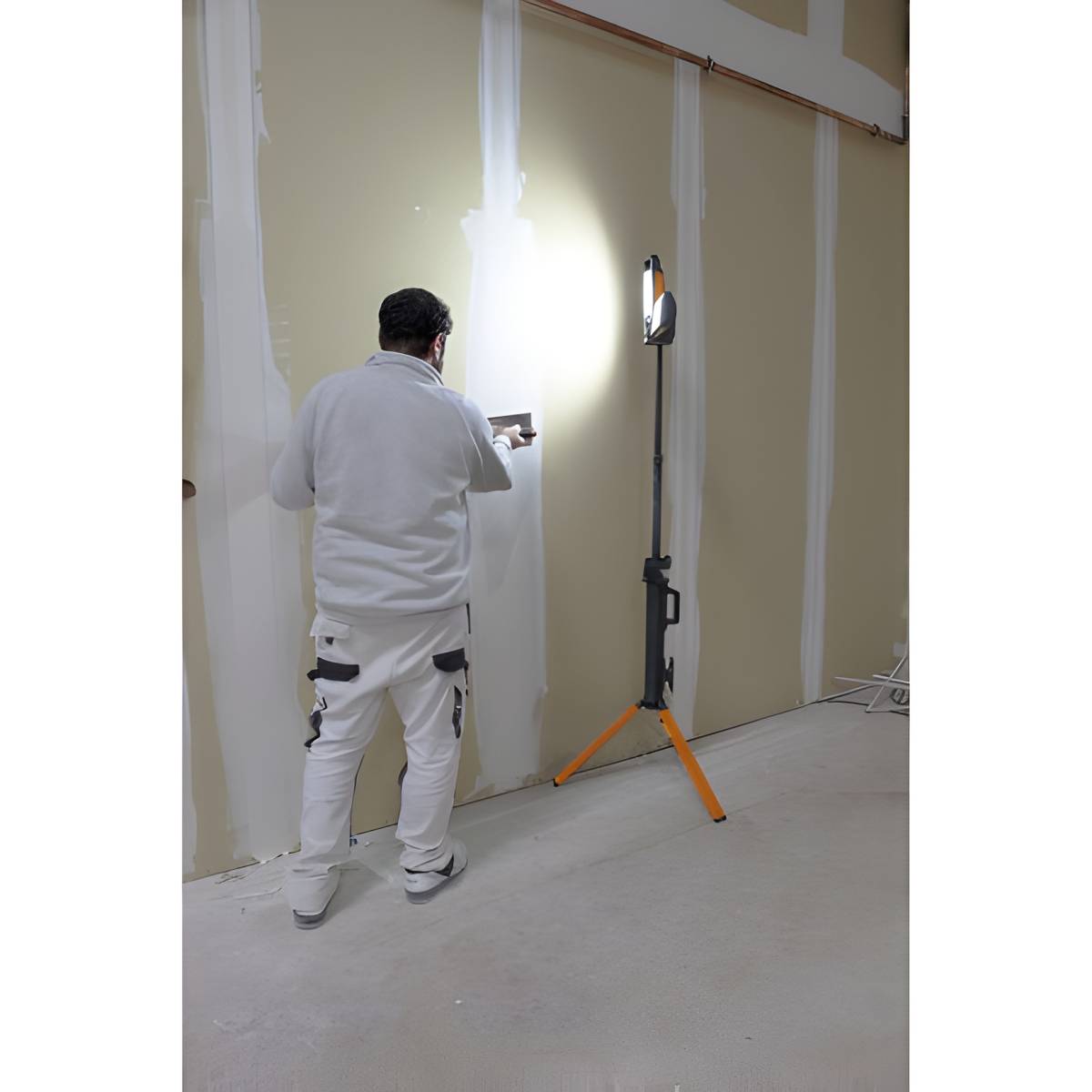Lampe télescopique de chantier Flash sur trépied 2 têtes