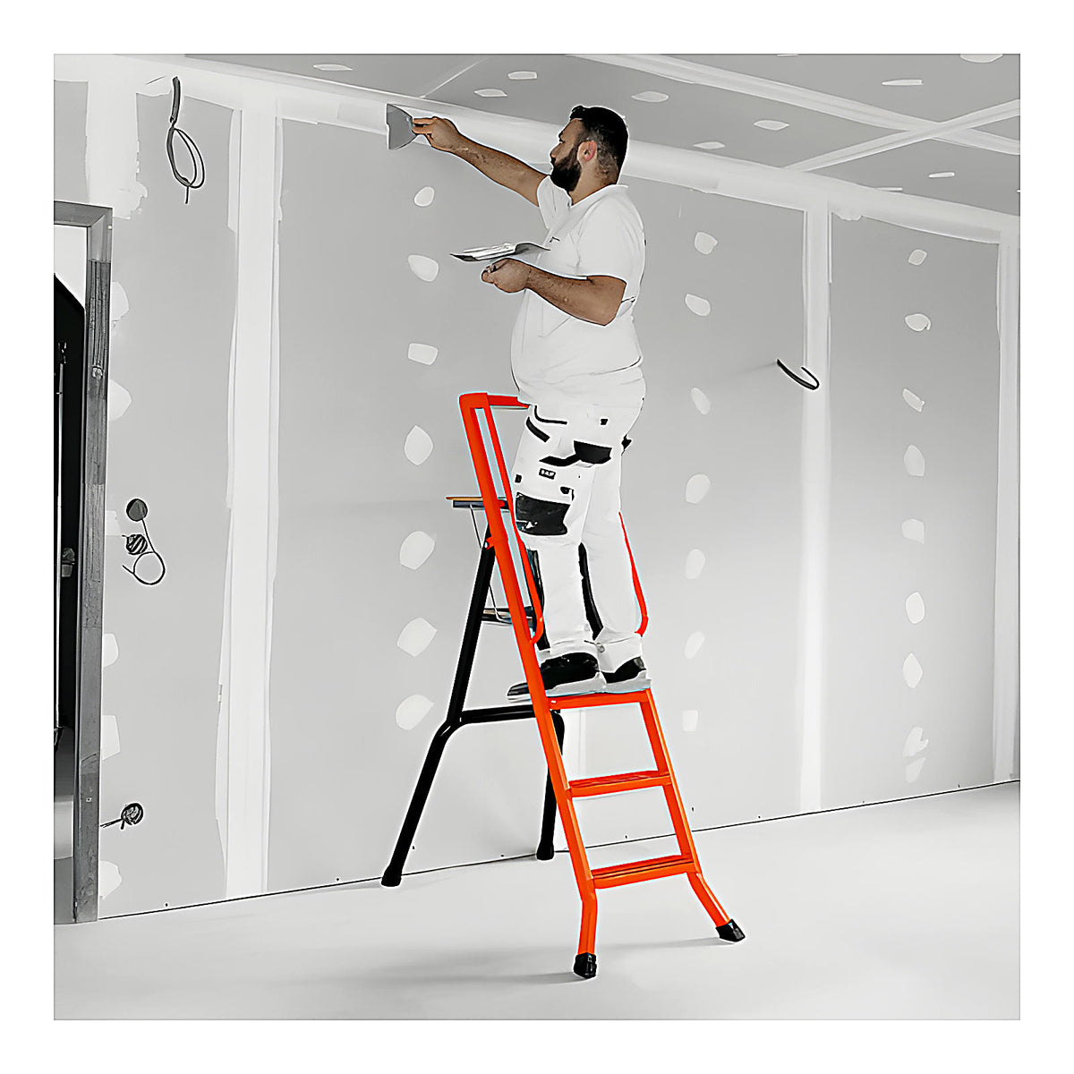 Escabeau pro aluminium 140 cm léger avec porte-outils
