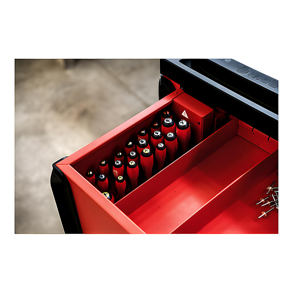 Servante Cockpit électricité garnie 206 pièces
