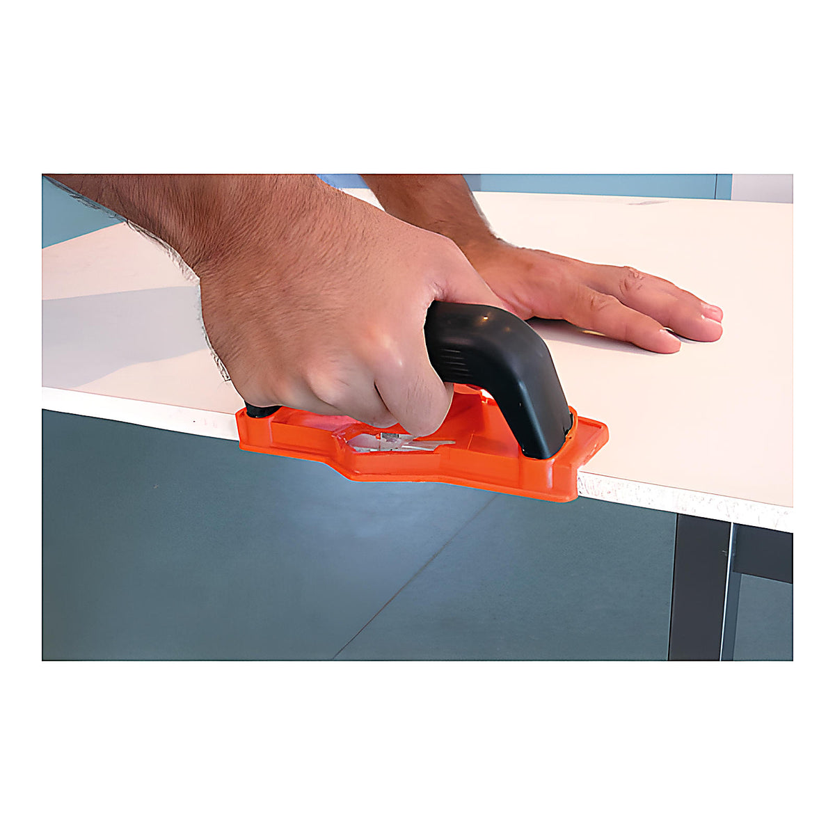 Rabot à chanfreiner pour plaques de plâtre plaquiste