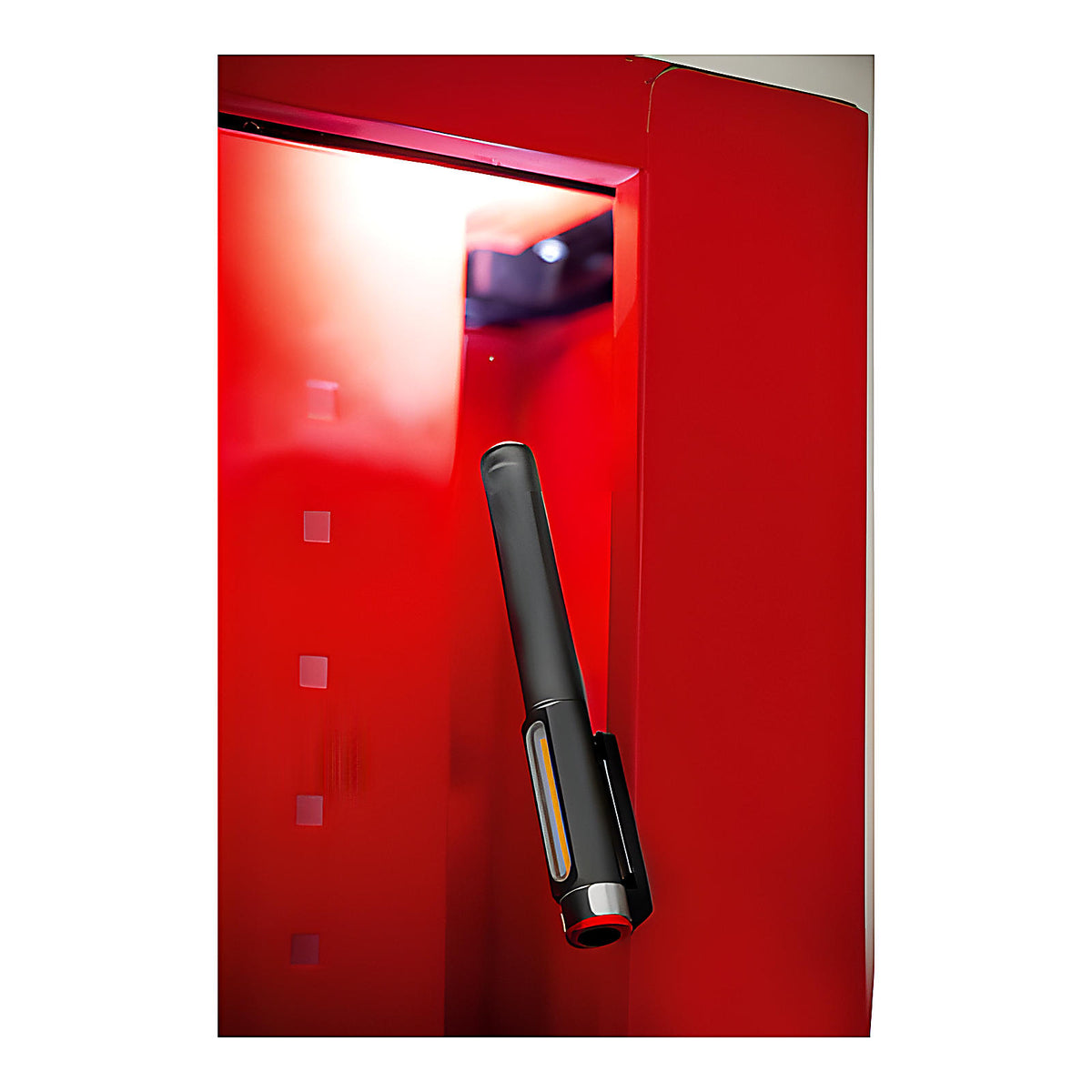 Mini baladeuse LED aimantée compacte pour plombier