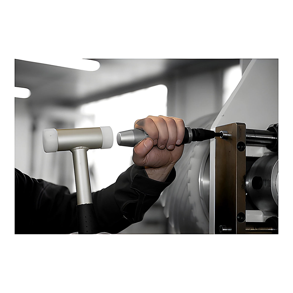 Coffret tournevis à frapper et embouts de vissage CRV